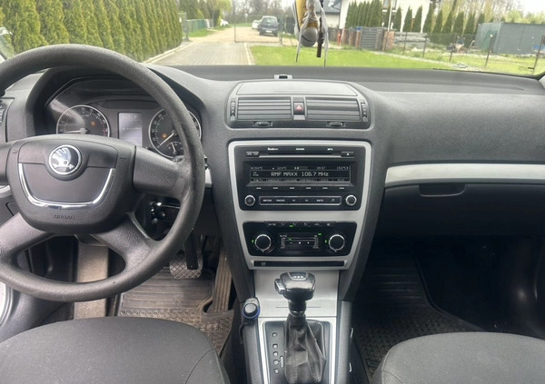 Skoda Octavia cena 19500 przebieg: 368500, rok produkcji 2009 z Puck małe 56